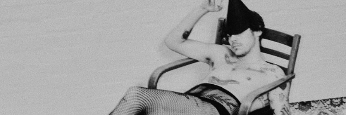 hesofty's profile banner image