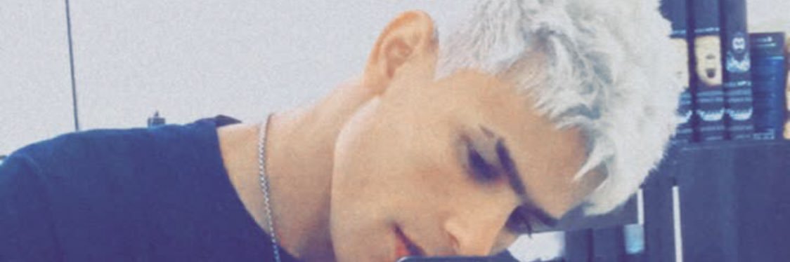 z_a6j8's profile banner image