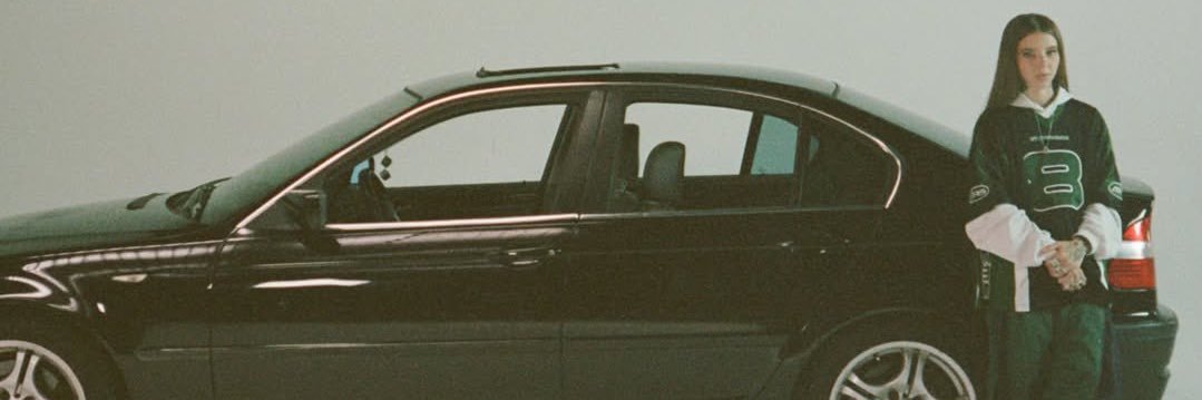 it’s val 💗 banner