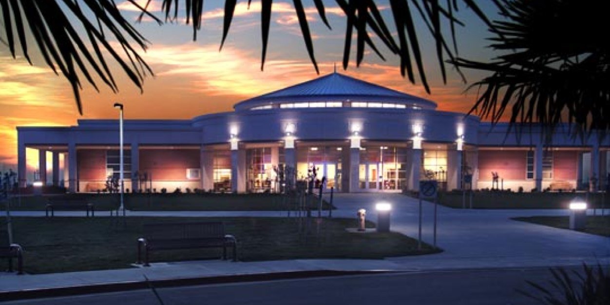 Lemoore College banner