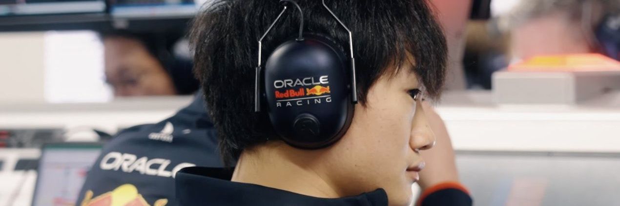 yukina | YUKI IS 5'3 banner