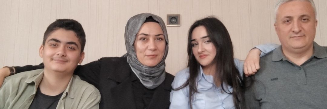 Halise Özbay banner
