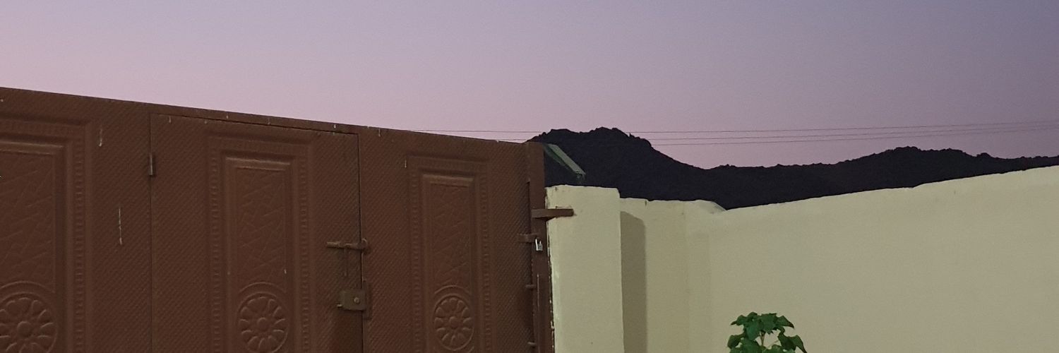 AmnahMM's profile banner image