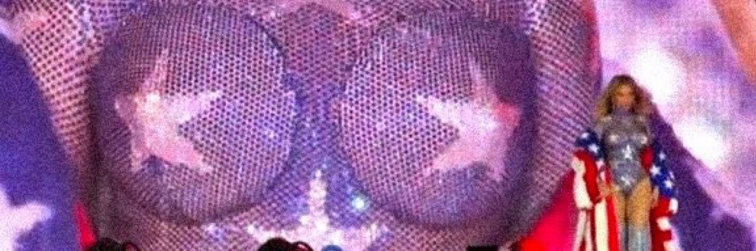 Chanel No. 2's banner
