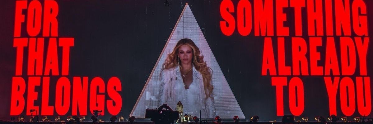 queen bee🐝🐝🥂🥂 banner