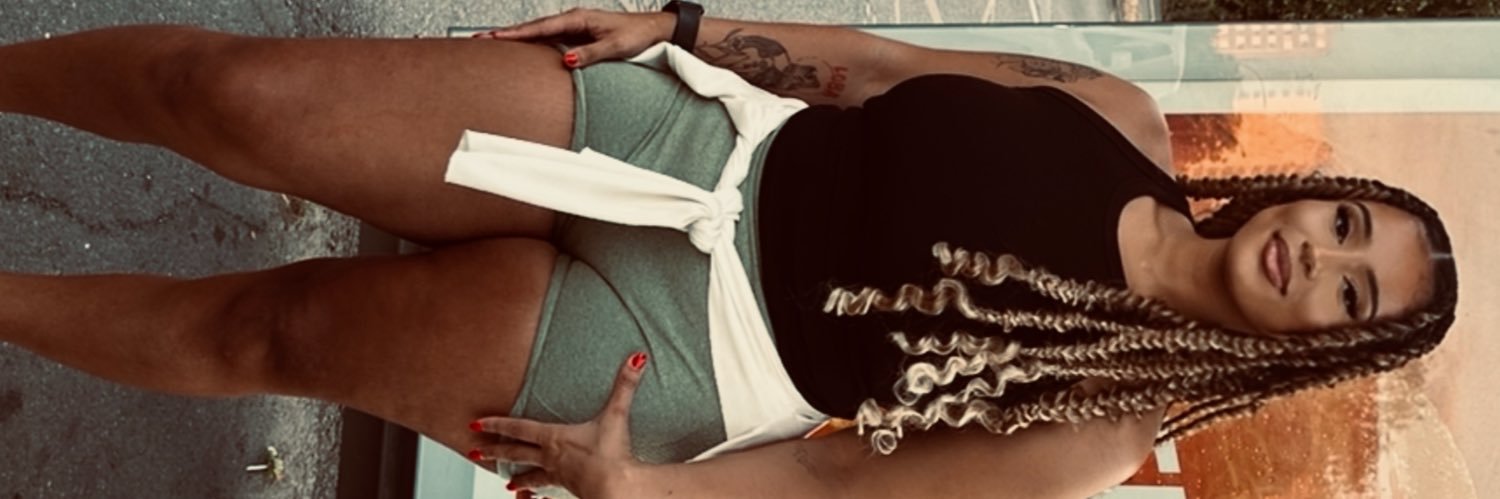 Muñeca's banner