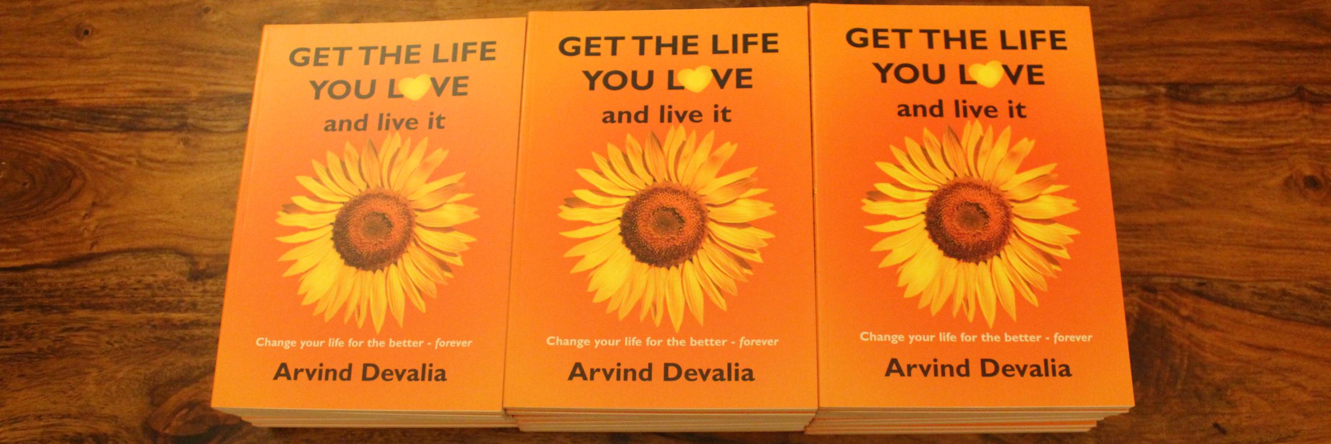 Arvind Devalia 💙 banner