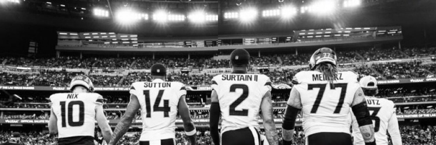 Q banner