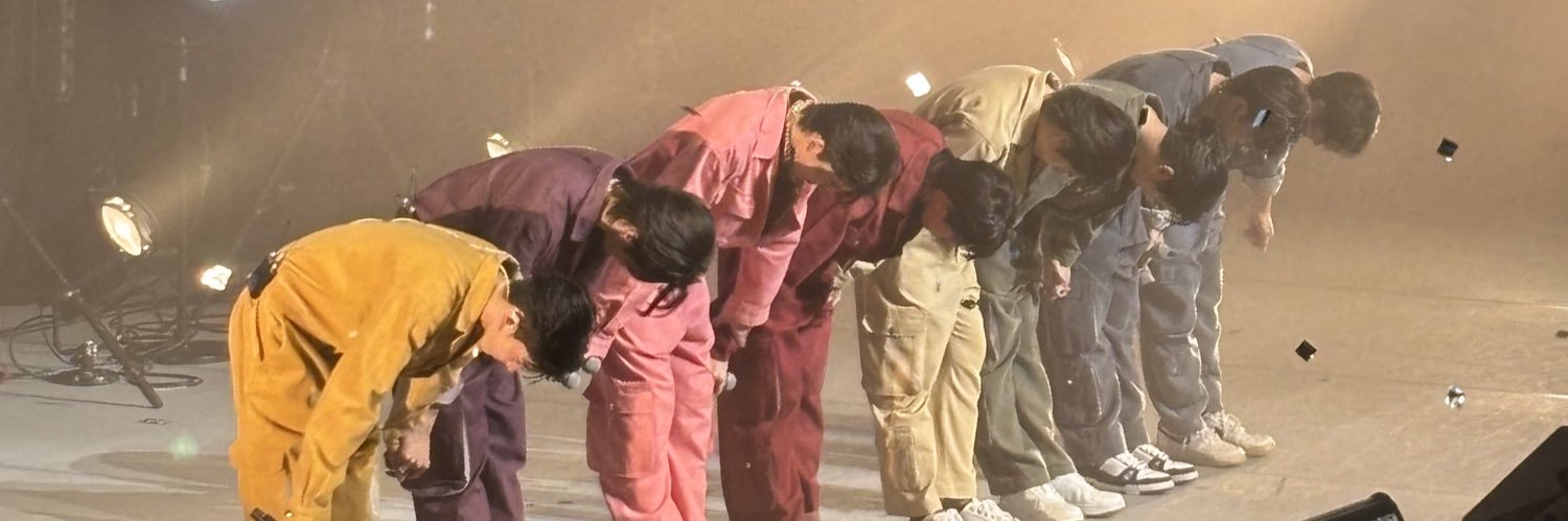 𝑆 banner