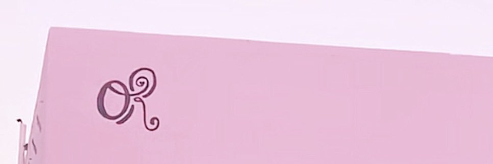 🌸 chloe || is in LOVE 🌸 banner