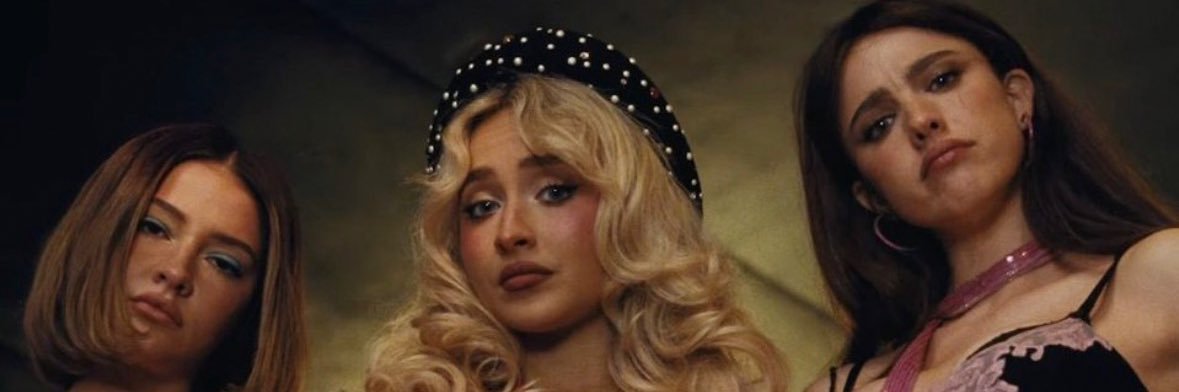 lets!🪞pretty sad girl in love era banner