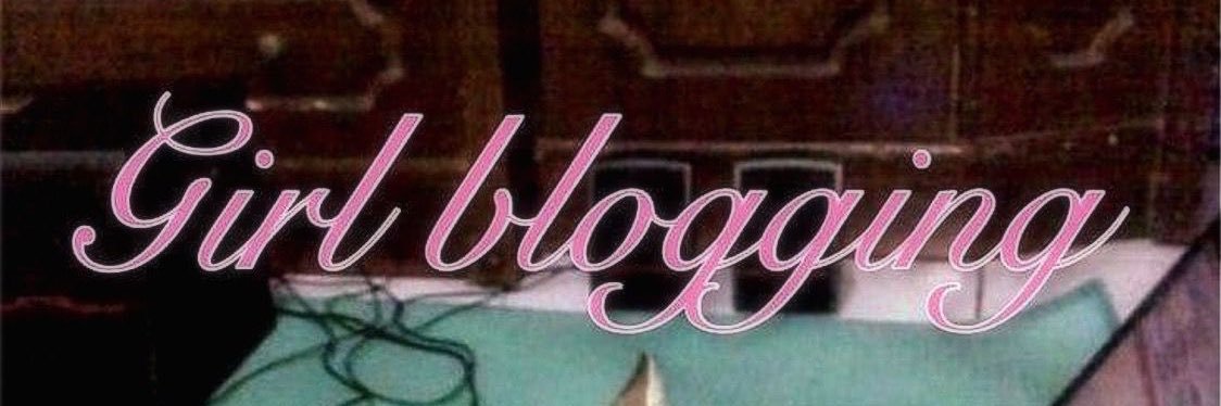 khloecarry's profile banner image