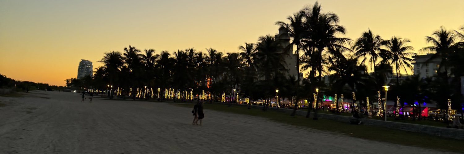 _emillydoria's profile banner image