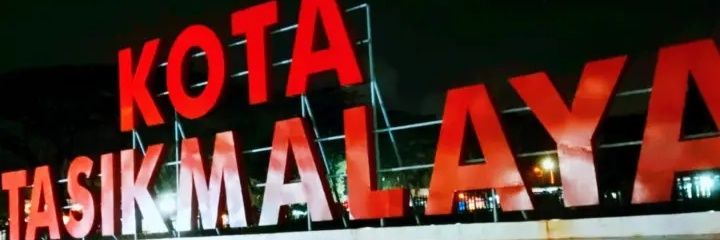 Pasmud plat z banner