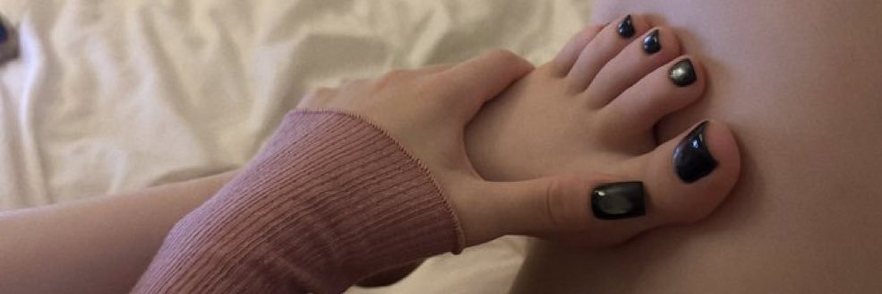 Electra’s Size Comp 🍆 vs 🤏🏻 banner