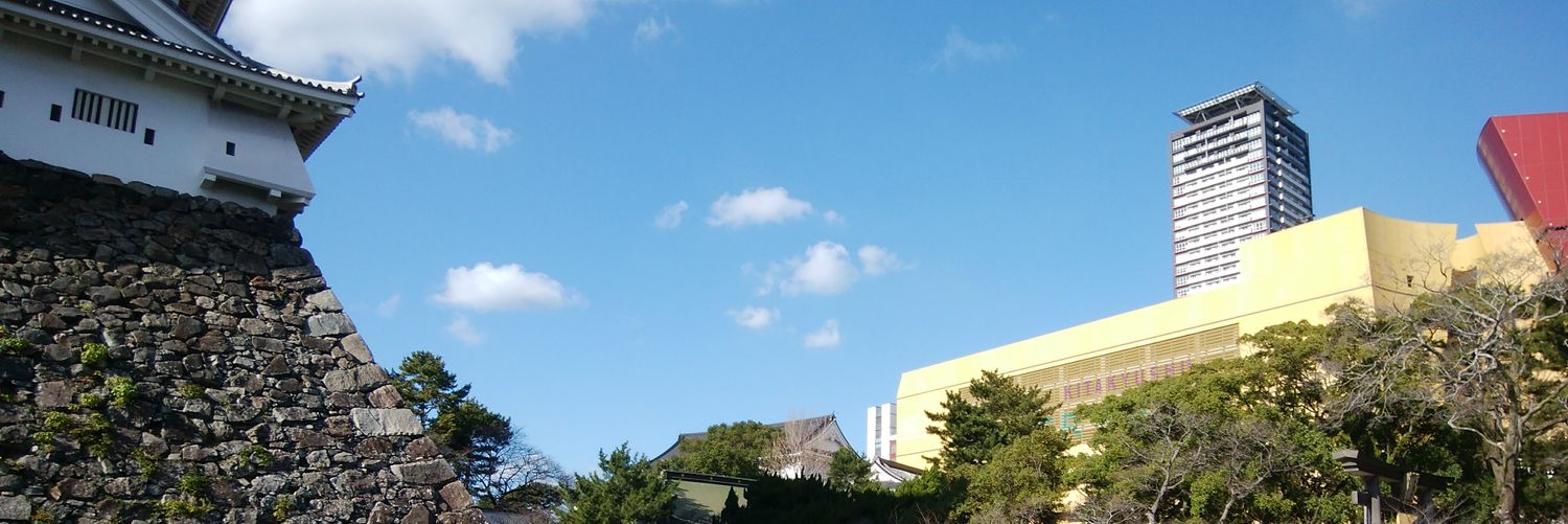 西安で鐘楼と月を眺めながら白酒を呑みたい banner