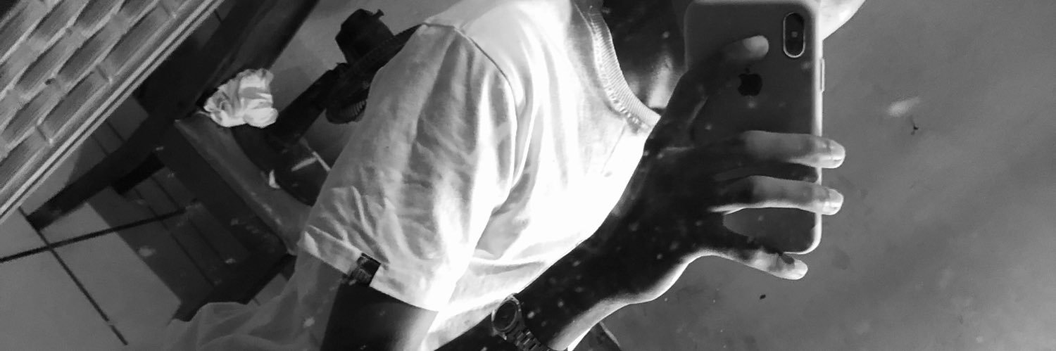 arielstss's profile banner image
