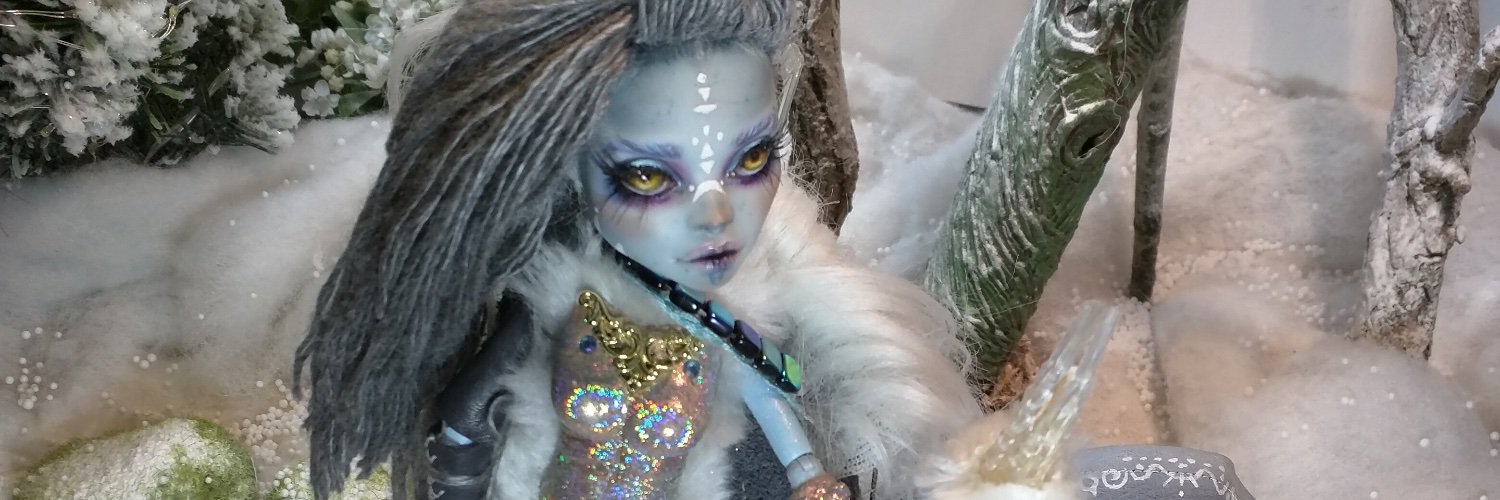 NickiiR's profile banner image