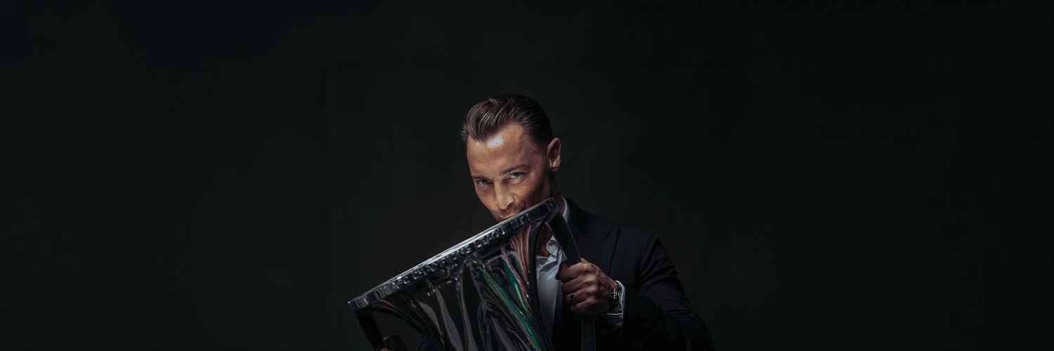 Dr | 𝑀 banner