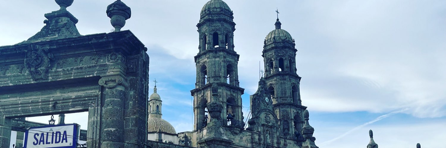itzilozano's profile banner image