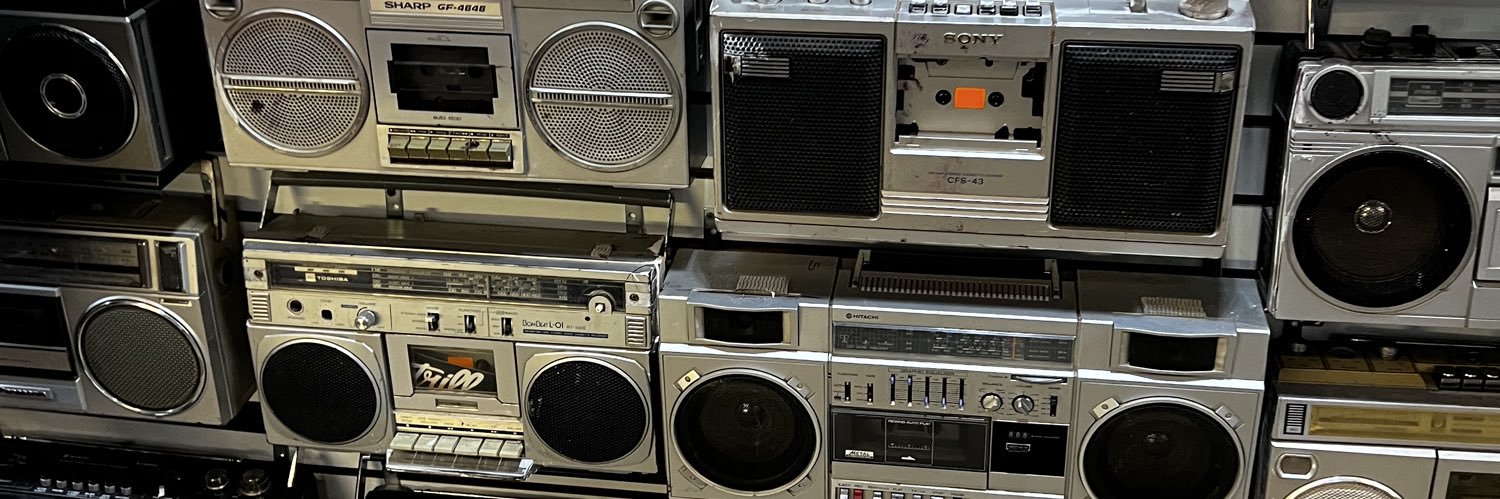 Apee’Bee🪬 banner