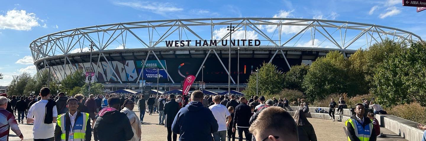 R Swipe💃🏻⚒️ banner