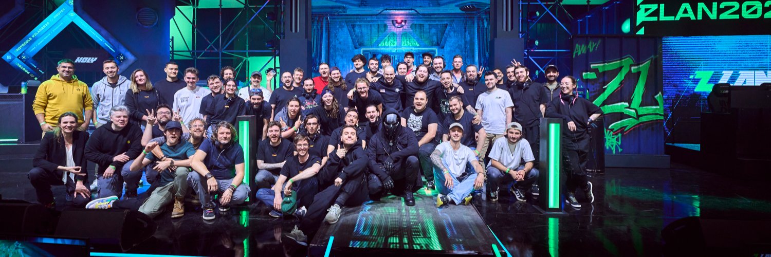 susheagle's profile banner image