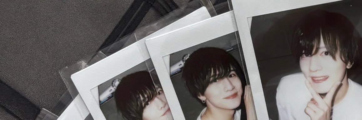 𝒴 banner