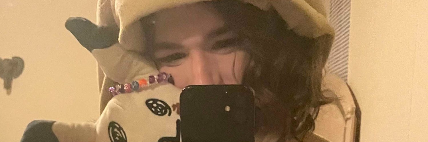 Loser Frotgirl 🏳️‍⚧️ banner