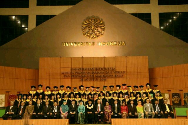 erniparwati's profile banner image