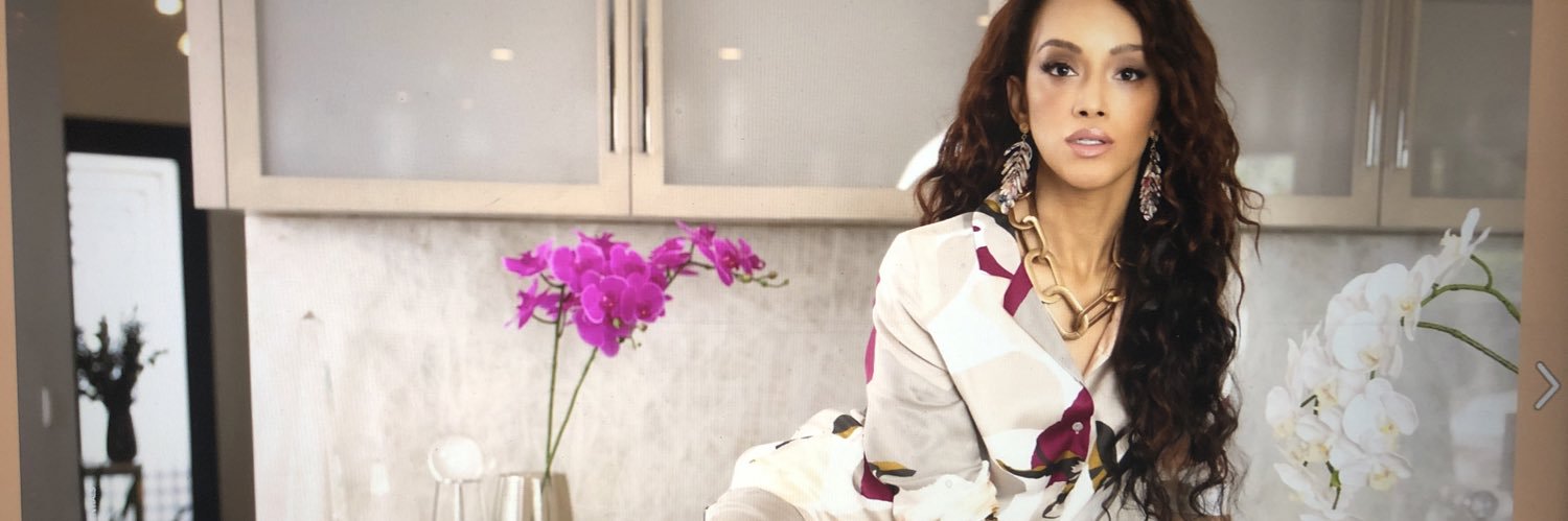 nikivadionne's profile banner image