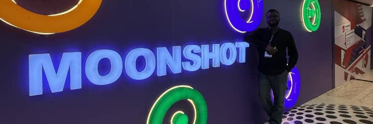 Tomii banner