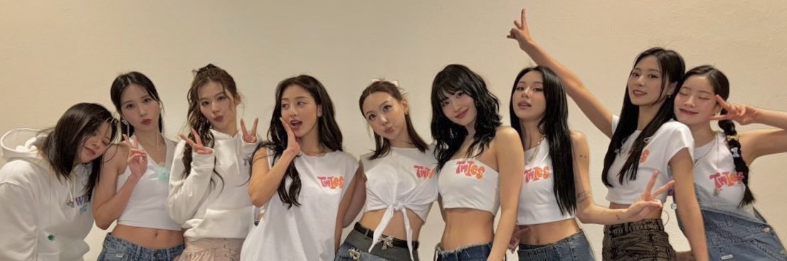 momoonbin's profile banner image