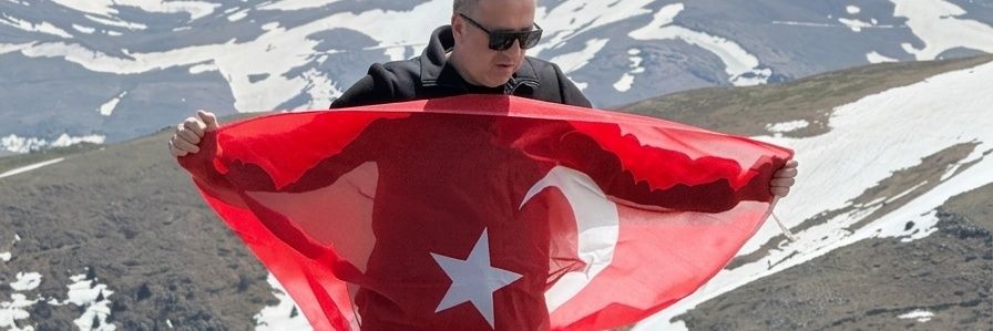 mahmutder's profile banner image
