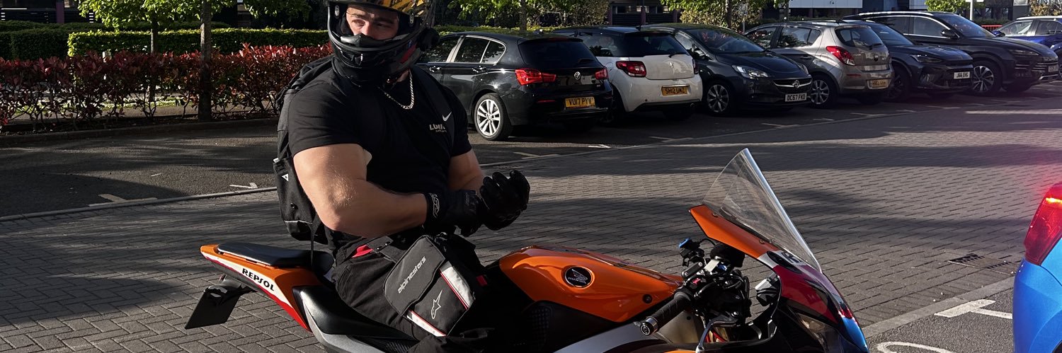 foxymuscle's profile banner image