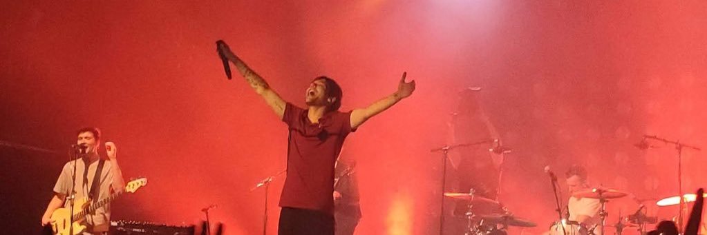 stringstolou's profile banner image