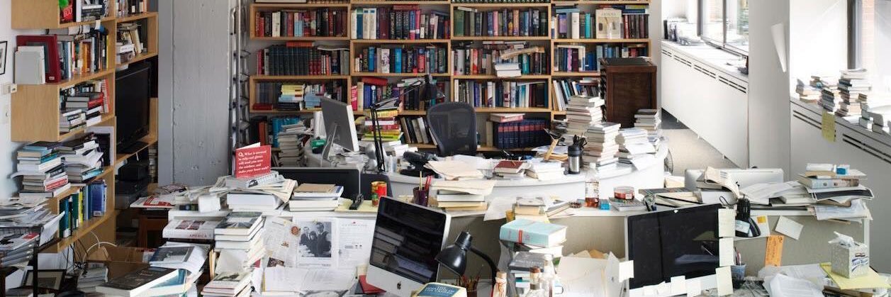 Valeria Villalobos-G banner