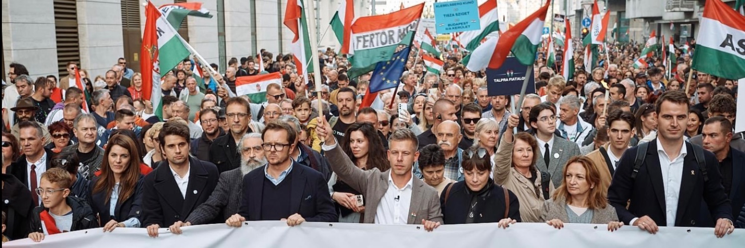 Magyar Péter (Ne féljetek)'s banner