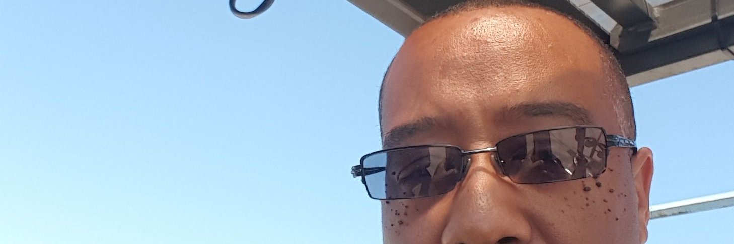 leswalk's profile banner image