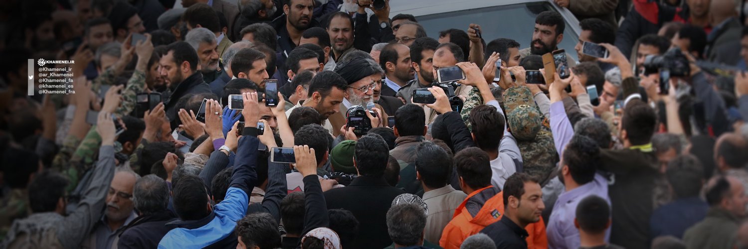 Ajatolah sejid Ali Hamenei's banner
