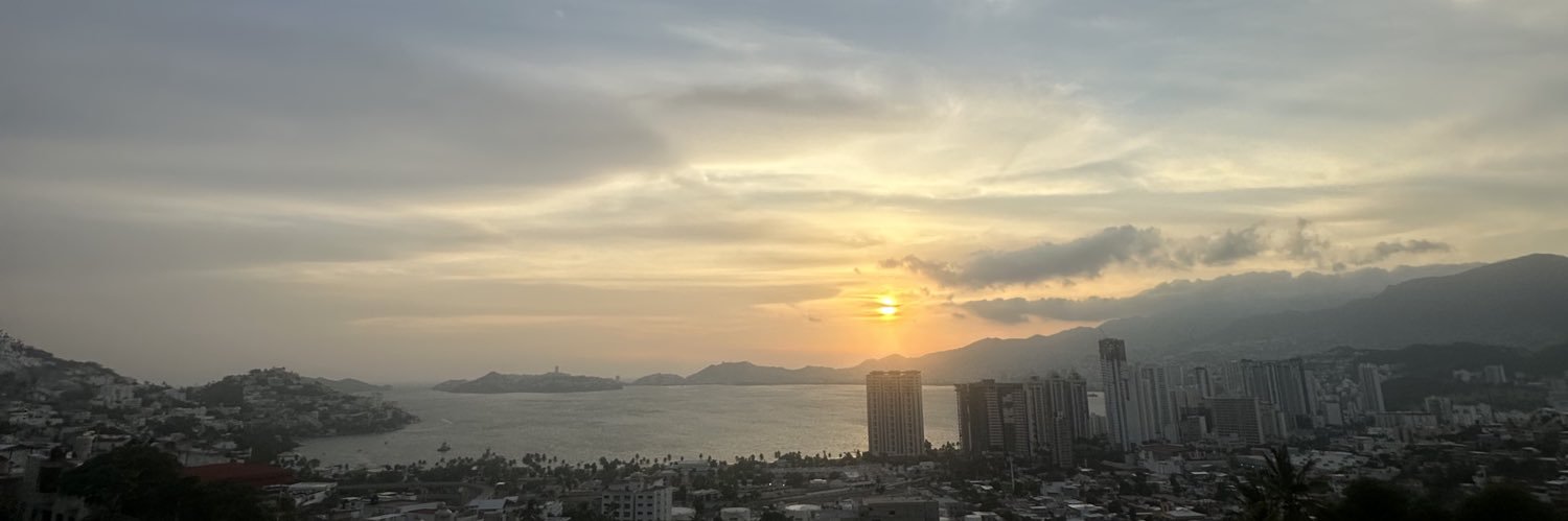 avrilfloress's profile banner image