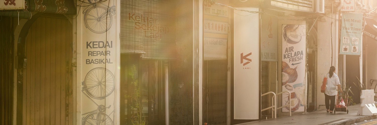 Keluar Sekejap Lagi banner