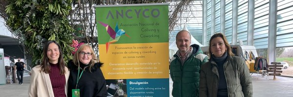 redcoliving Profile Banner