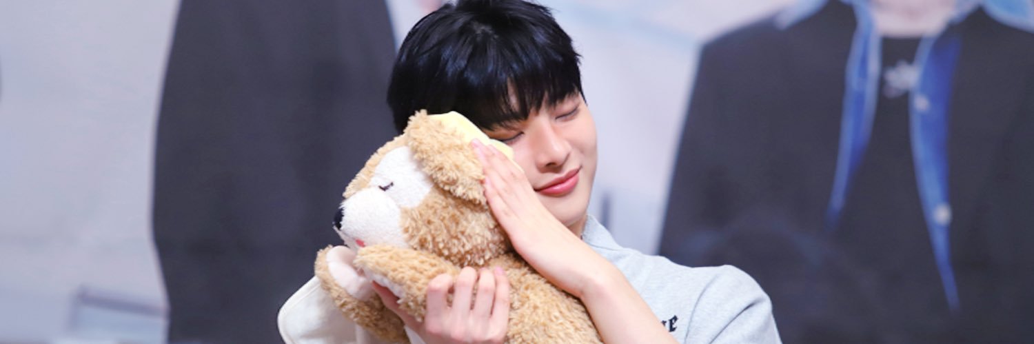 lovesion_1019's profile banner image