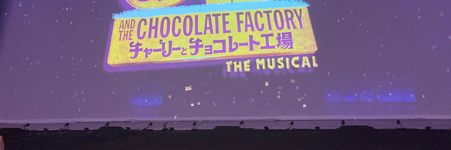 llzuez's profile banner image