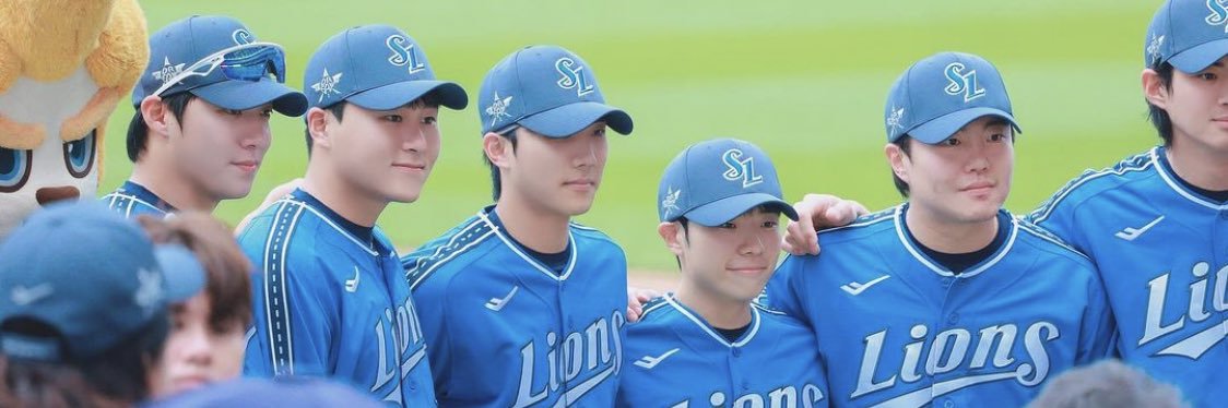 2727YSBH's profile banner image