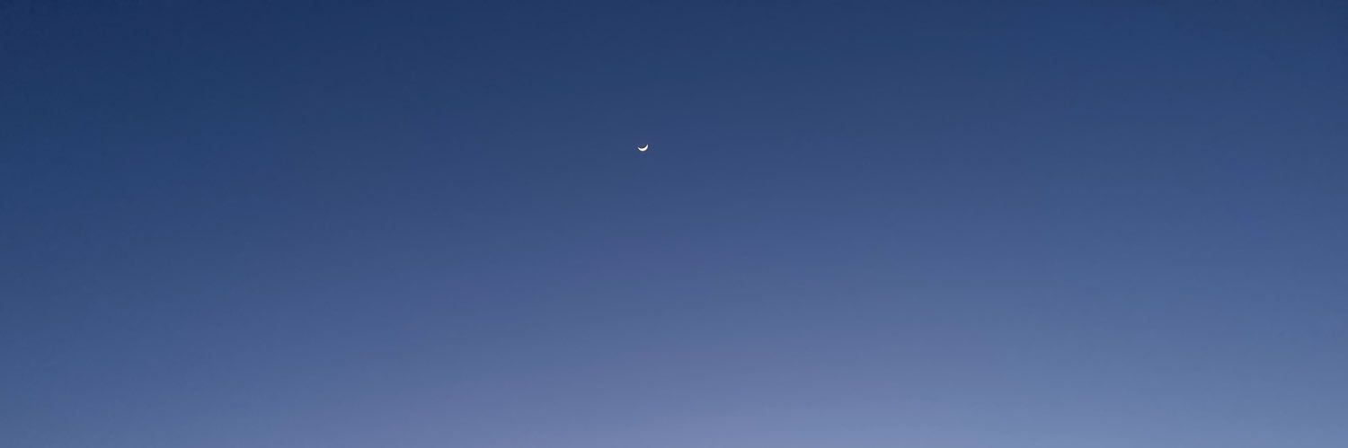 LY0423_'s profile banner image