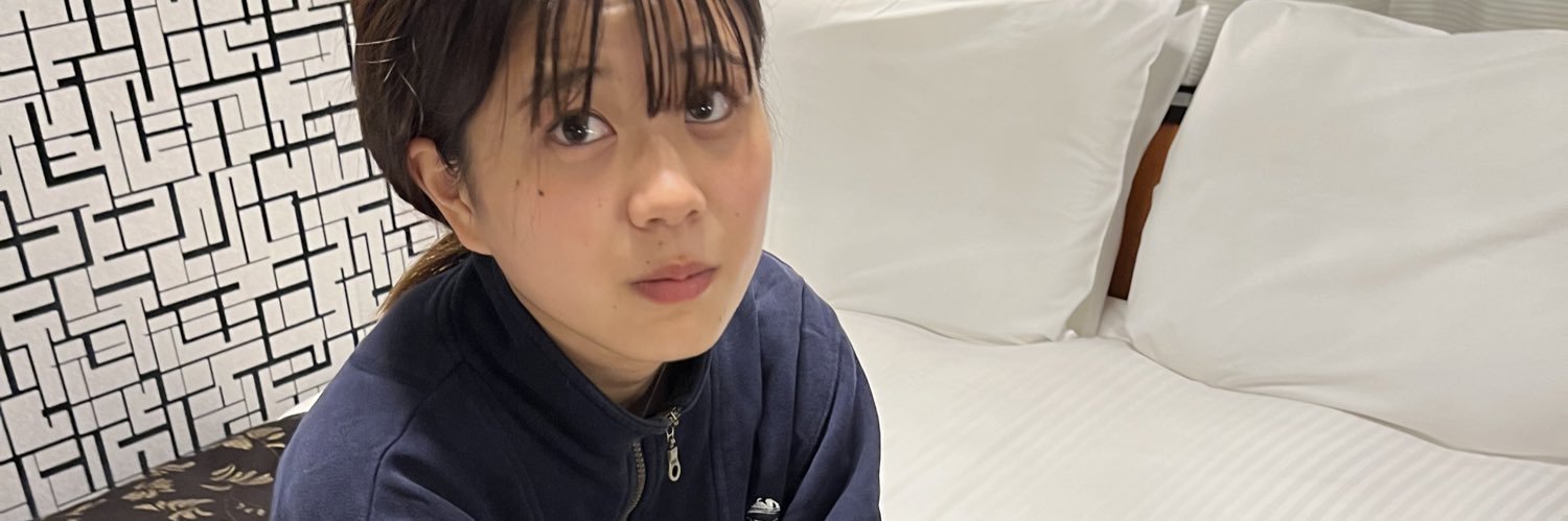 Yrlna's profile banner image