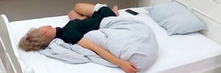 치's banner