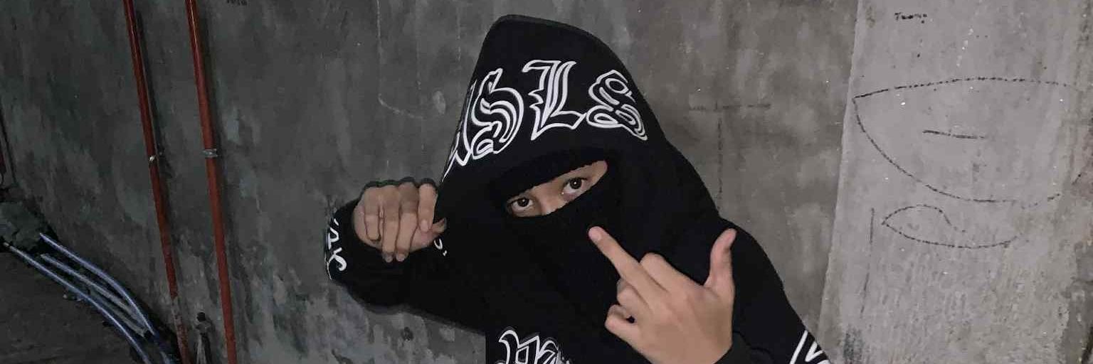 earlantolin's profile banner image